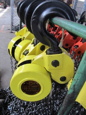 Portable Manual Chain Block Lifting Tools with Overload Protection Suitable for in Mine Agriculture Electricity and Construction Sites