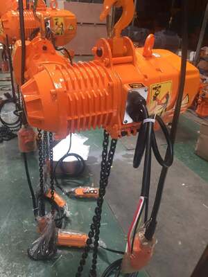 Customized Color Electric Chain Hoist 500kg With Two Hooks For Lifting Goods